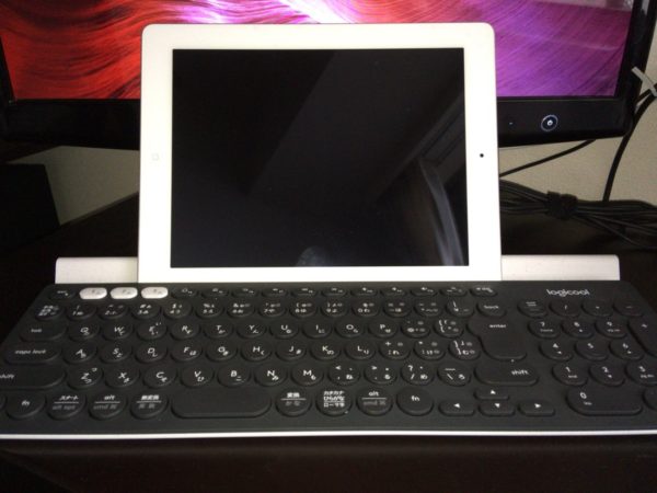 K780-タブレットを立てた画像